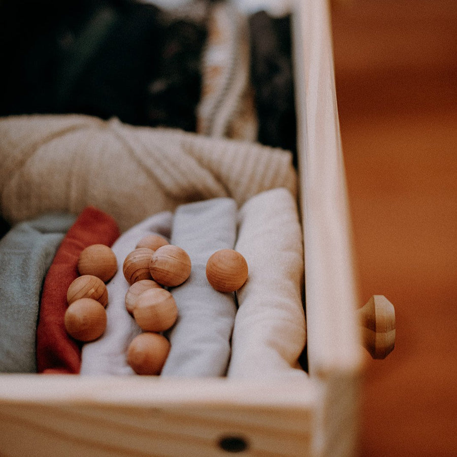 Billes de cèdre rouge - Les Mauvaises Herbes
