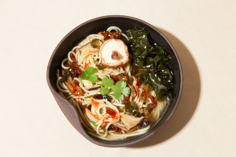 Ramen gaspésien - laitue de mer et shiitake | Dunord - Les Mauvaises Herbes